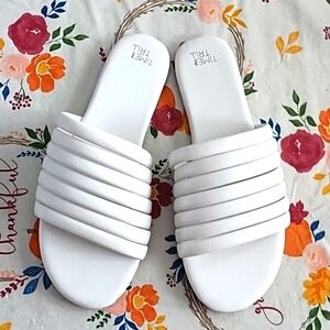 NWT Tubular Band Slide, size 7